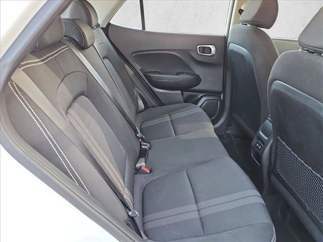 Certified 2025 Hyundai Venue SEL FWD image 18