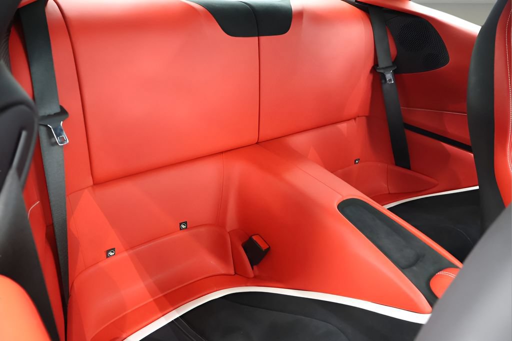 Used 2023 Ferrari Roma RWD image 16