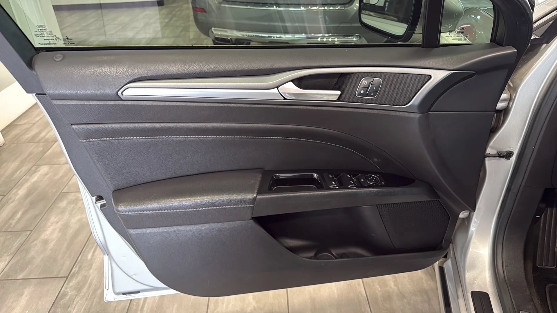 Used 2016 Ford Fusion Titanium AWD/4WD image 14