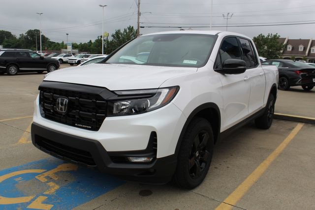 Used 2025 Honda Ridgeline Black Edition image 1