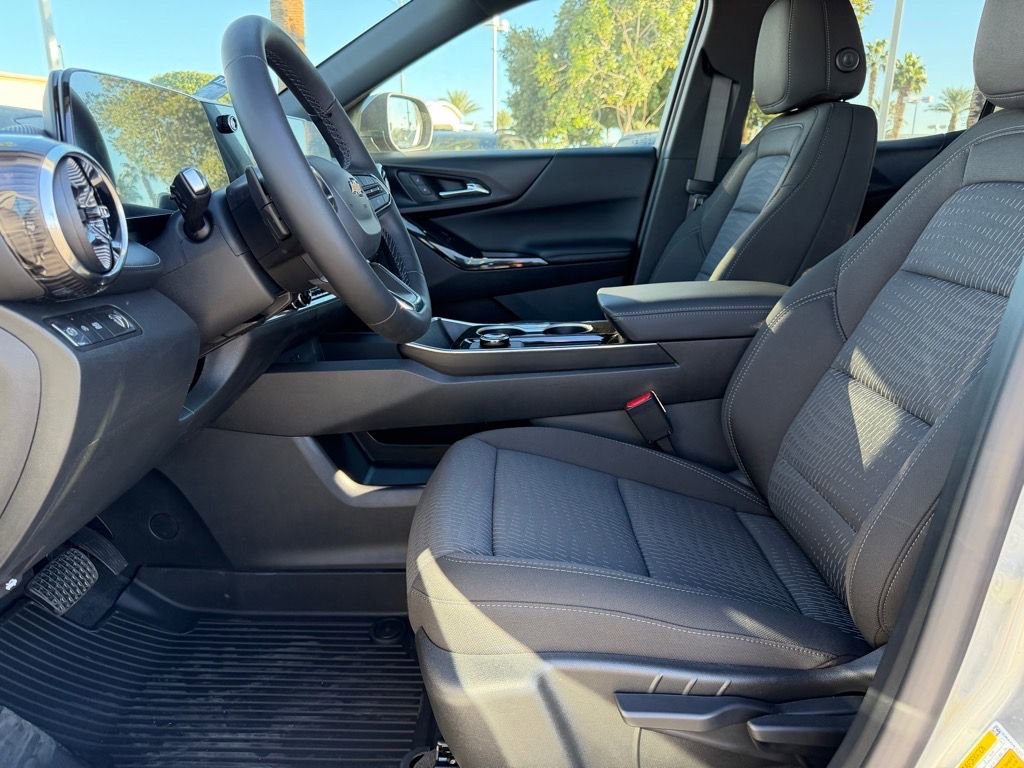 New 2026 Chevrolet Equinox LT w/ Safety and Technology Package image 6