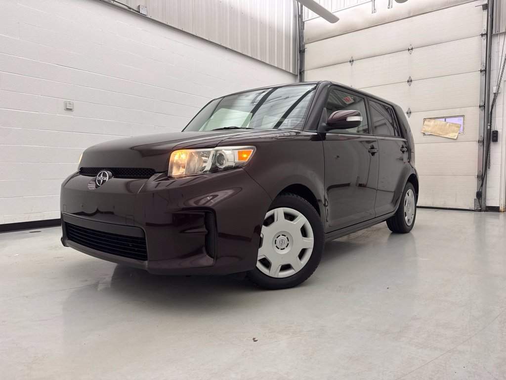 Used 2012 Scion xB FWD image 3