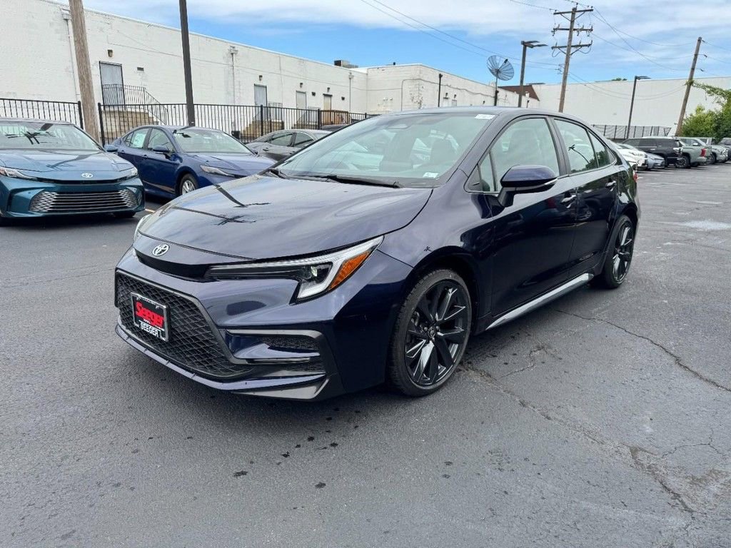 Used 2023 Toyota Corolla SE w/ SE Premium Package FWD image 8