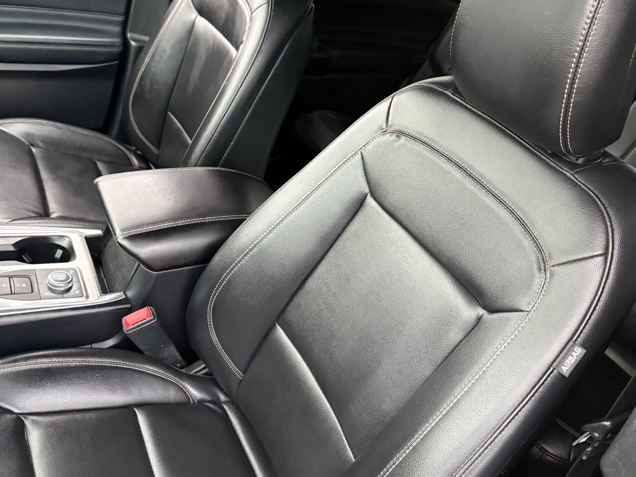 Used 2020 Ford Explorer XLT w/ Equipment Group 202A image 31