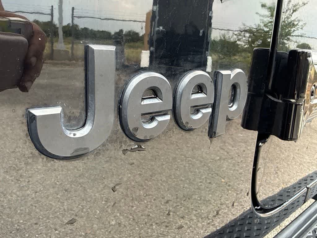 Used 2022 Jeep Gladiator Overland AWD/4WD image 11
