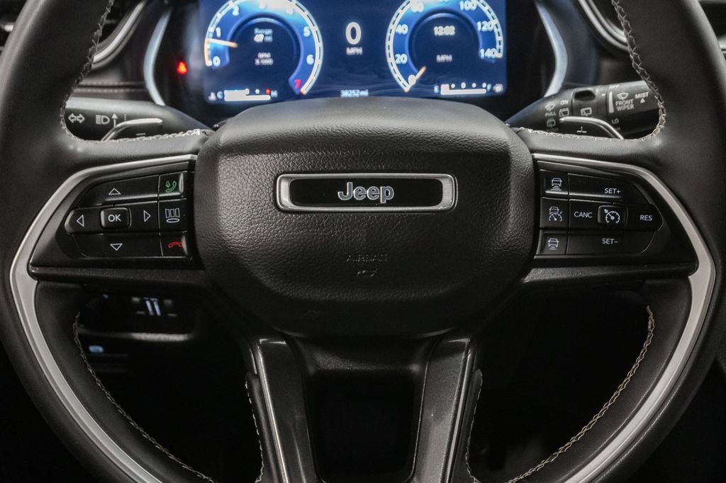 Certified 2023 Jeep Grand Cherokee Altitude AWD/4WD image 15