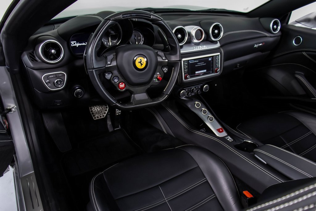 Used 2016 Ferrari California T image 37