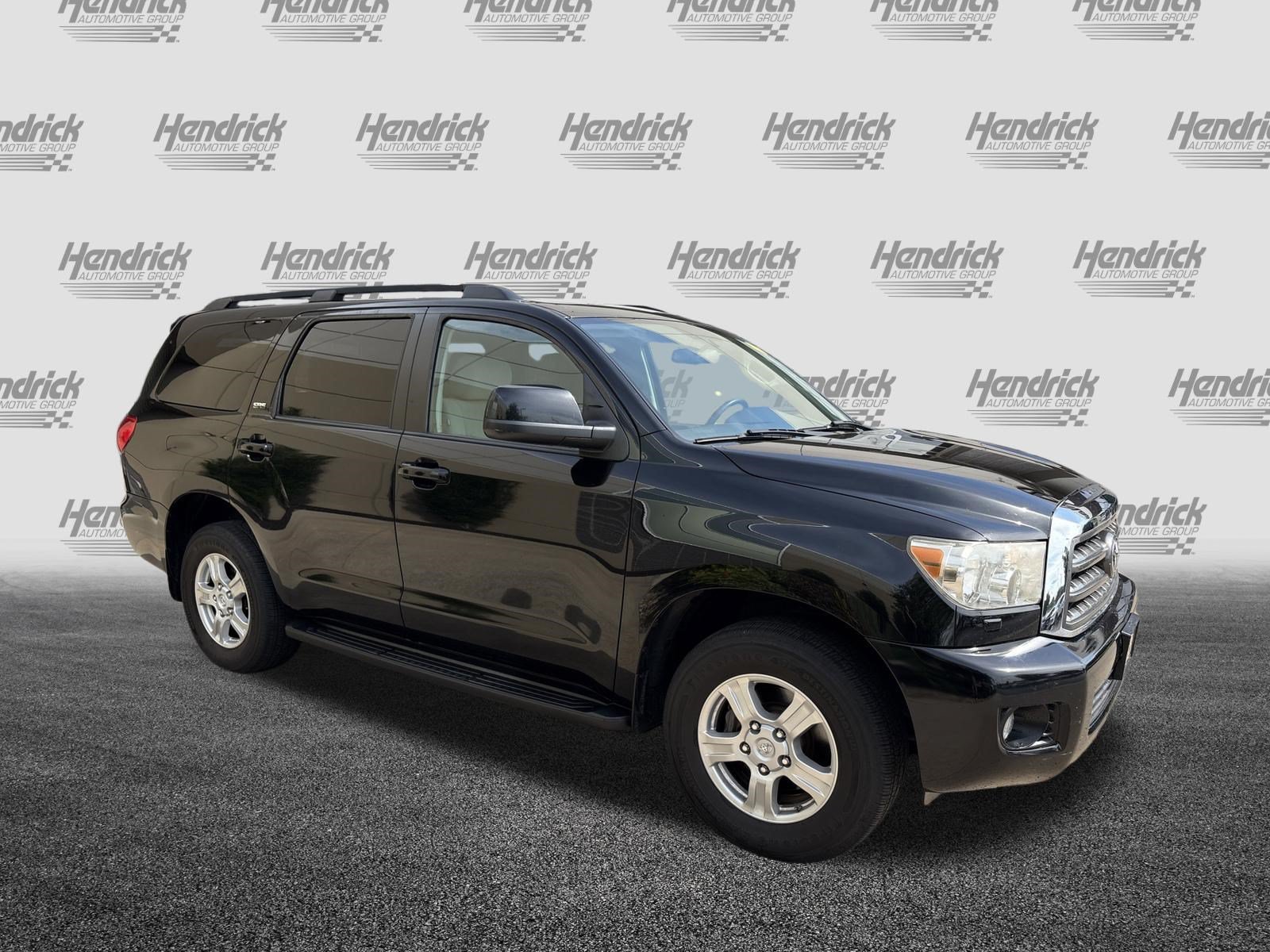 Used 2016 Toyota Sequoia SR5 AWD/4WD image 2