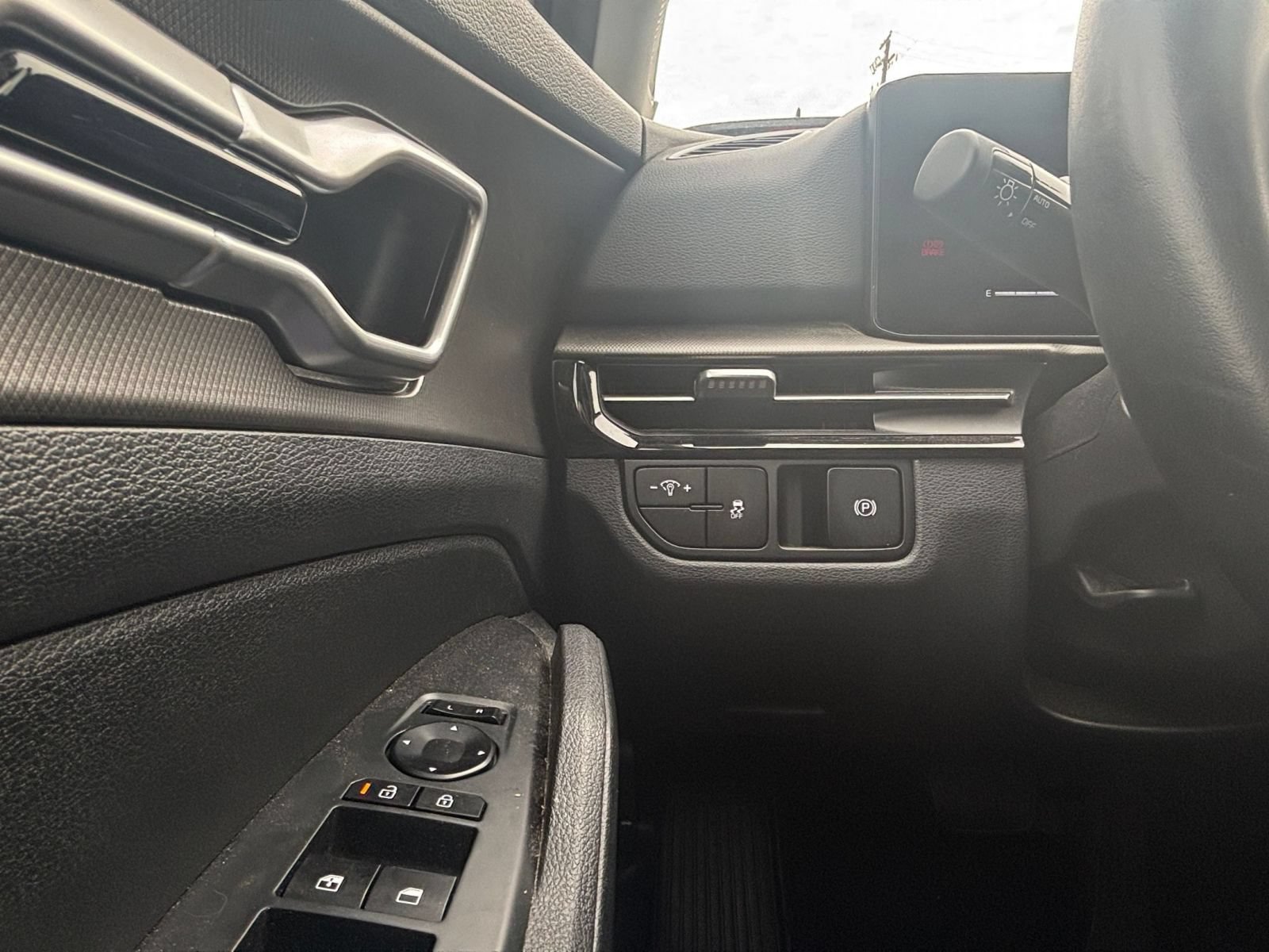 Used 2026 Kia Sportage LX FWD image 31