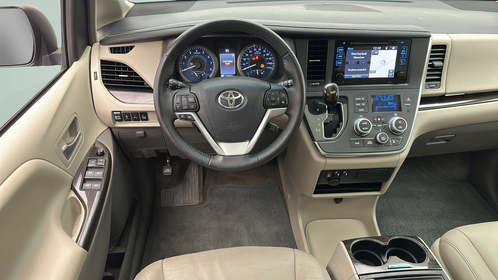 Used 2017 Toyota Sienna XLE w/ XLE Navigation Package AWD/4WD image 12