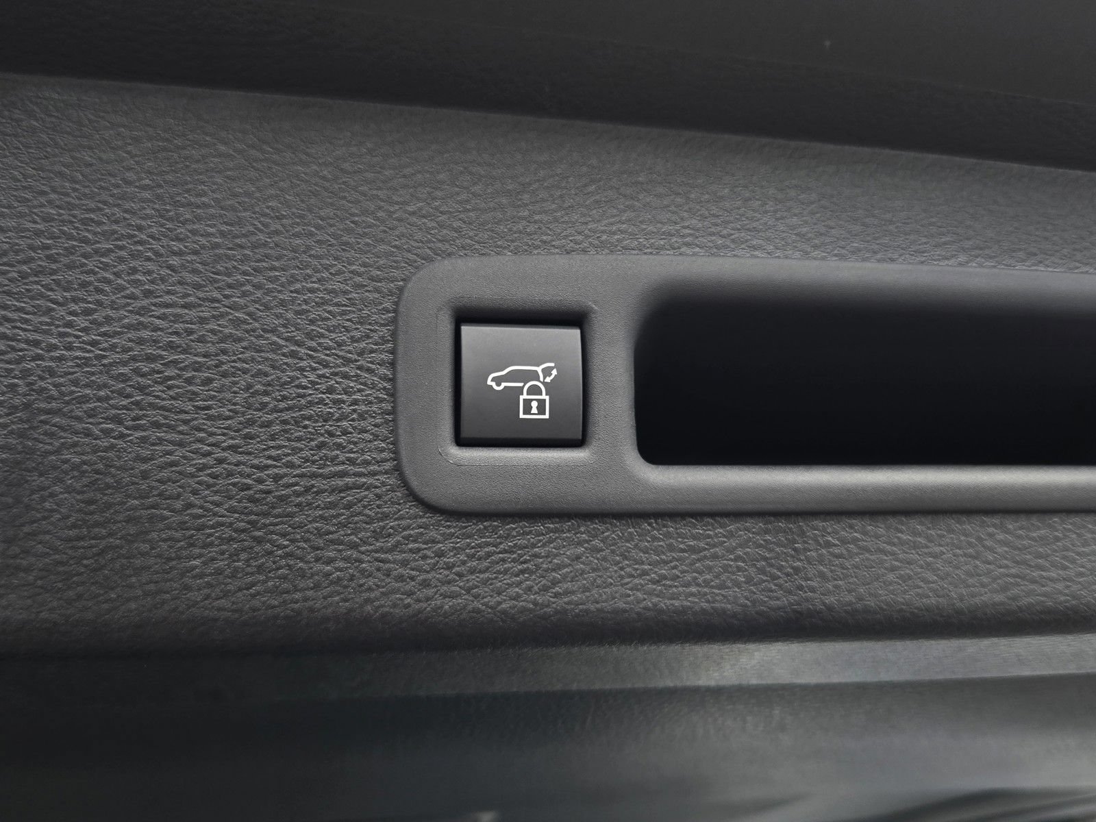 Certified 2026 Toyota Sienna XLE FWD image 27