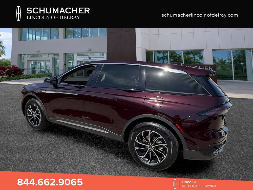 Used 2024 Lincoln Nautilus Premier AWD/4WD image 5