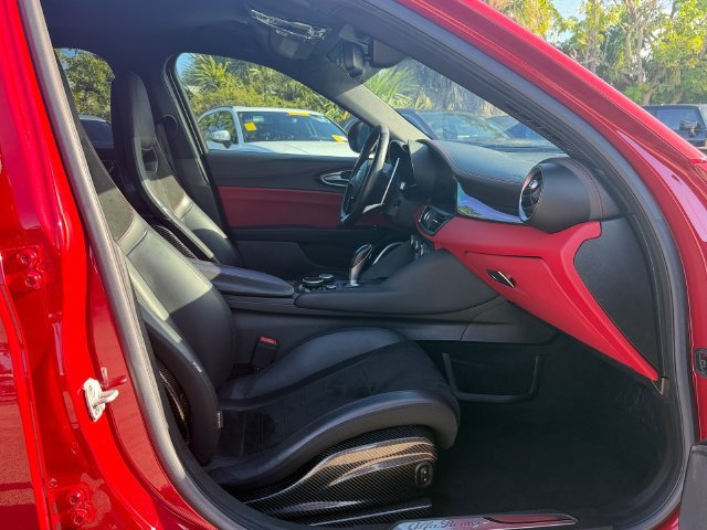 Used 2019 Alfa Romeo Giulia Quadrifoglio w/ Driver Assist Dynamic Package RWD image 16