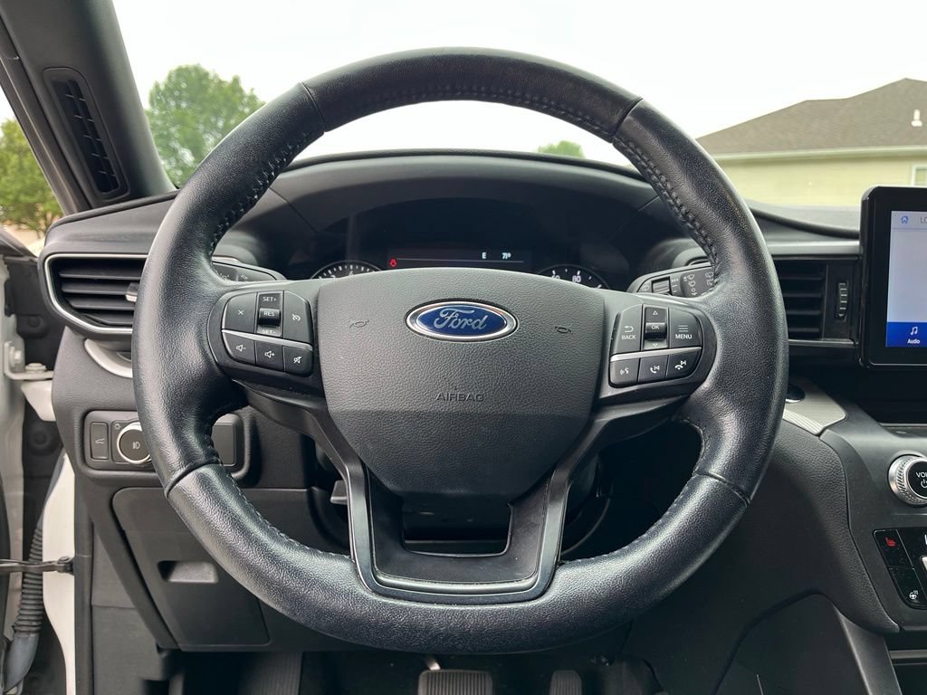 Used 2020 Ford Explorer XLT w/ Equipment Group 202A AWD/4WD image 32