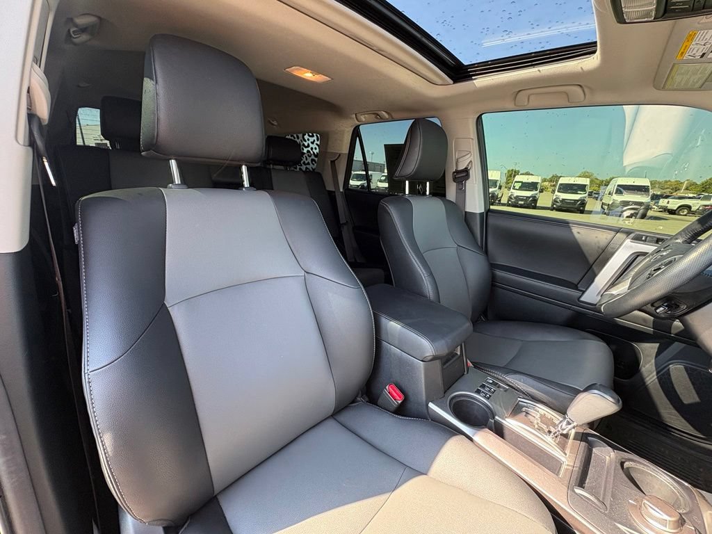 Used 2024 Toyota 4Runner SR5 Premium w/ Moonroof Package AWD/4WD image 31