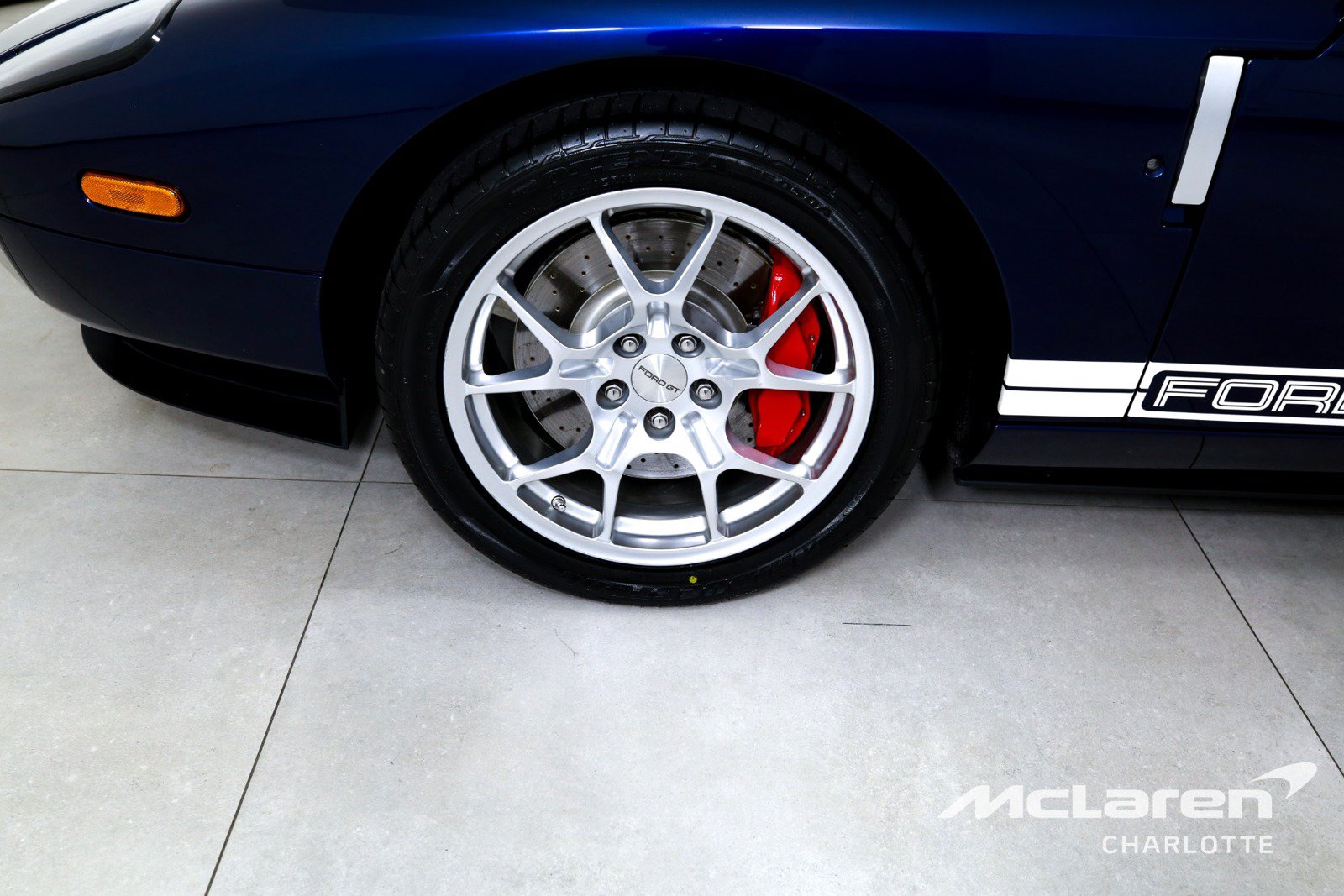 Used 2005 Ford GT RWD image 28