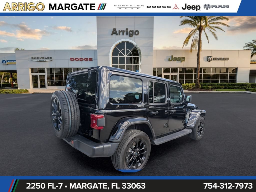 Used 2025 Jeep Wrangler Unlimited Sahara AWD/4WD image 5