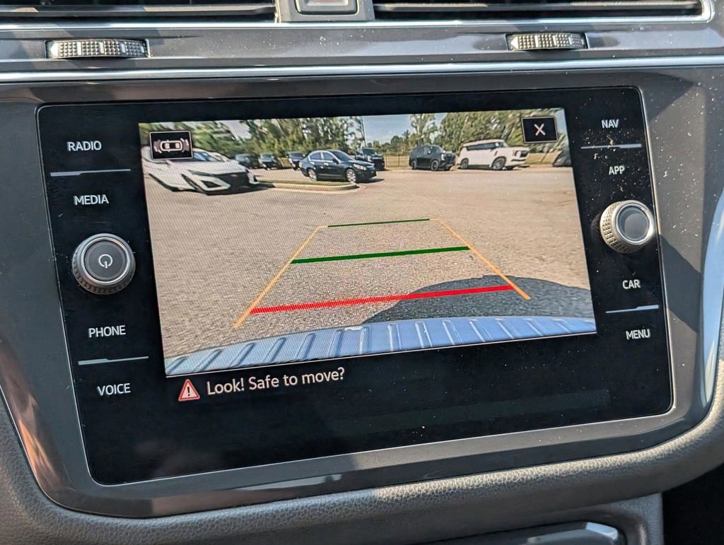 Used 2022 Volkswagen Tiguan SEL R-Line image 16