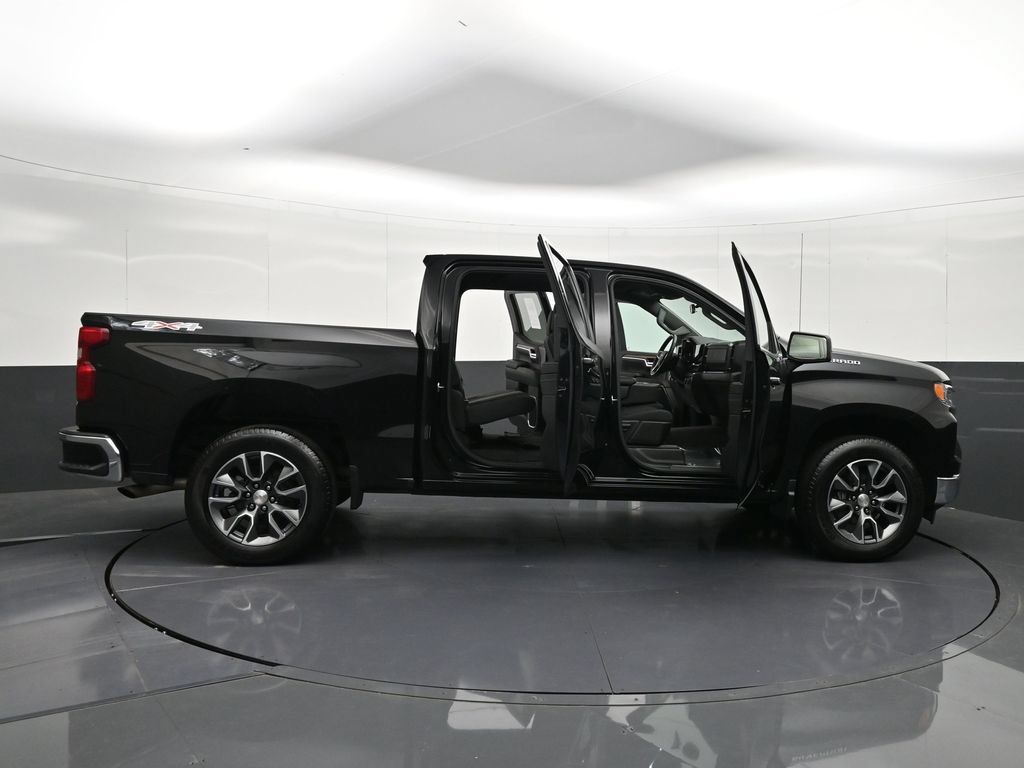 Used 2023 Chevrolet Silverado 1500 LT AWD/4WD image 40