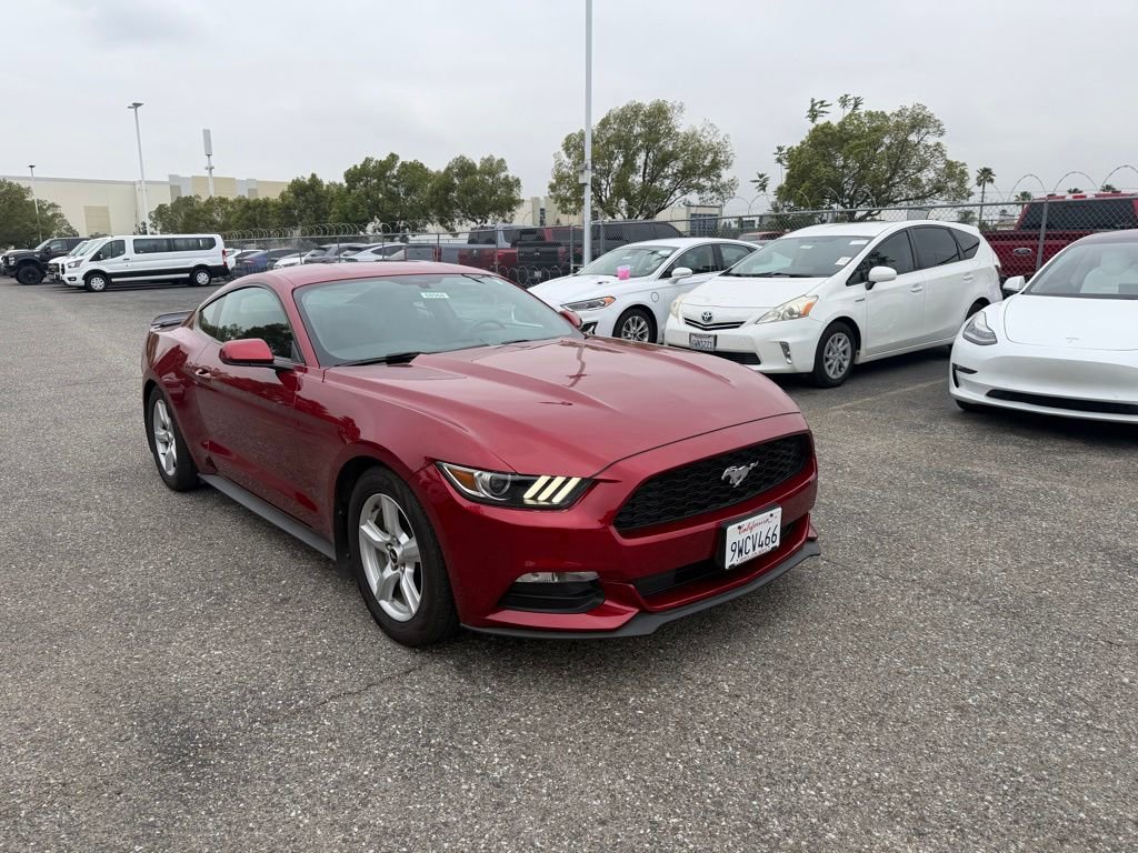 Used 2017 Ford Mustang Coupe RWD image 2