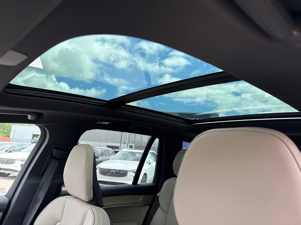 New 2026 Volvo XC90 B6 Plus w/ Protection Package AWD/4WD image 7