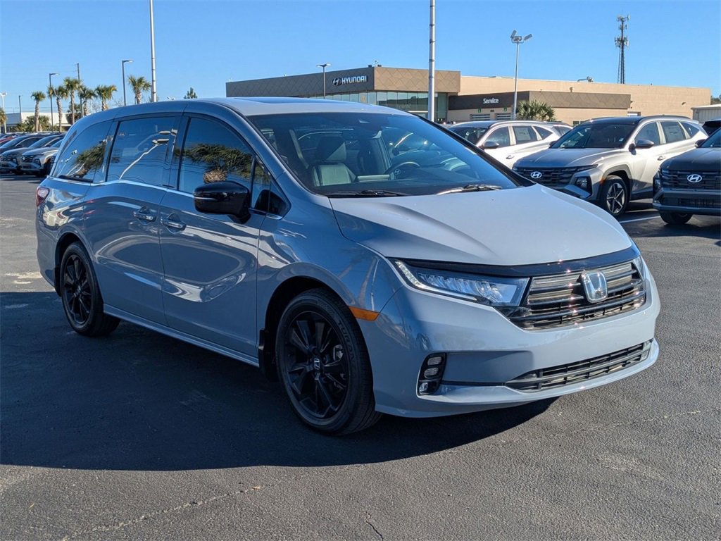Used 2024 Honda Odyssey Sport image 3