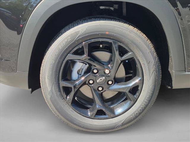 New 2026 Chevrolet Trax LT w/ Sunroof Package FWD image 10
