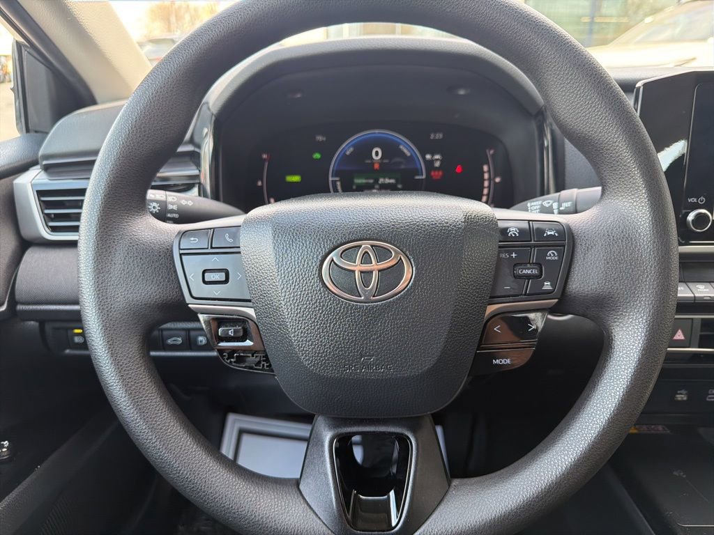 Used 2025 Toyota Camry LE FWD image 32