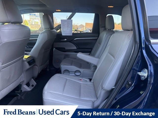 Used 2015 Toyota Highlander Limited AWD/4WD image 21