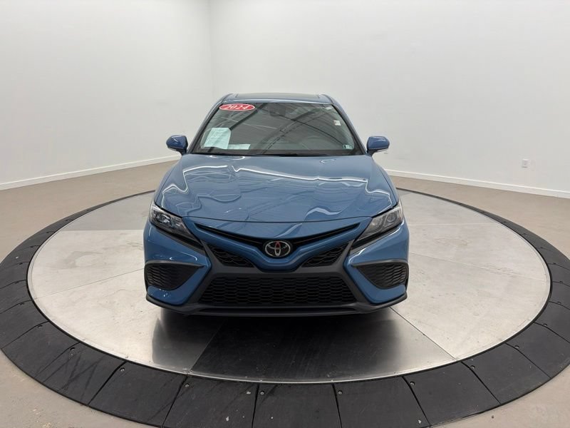 Used 2024 Toyota Camry SE w/ Cold Weather Package AWD/4WD image 8