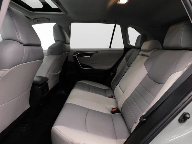 Used 2021 Toyota RAV4 XLE Premium image 24
