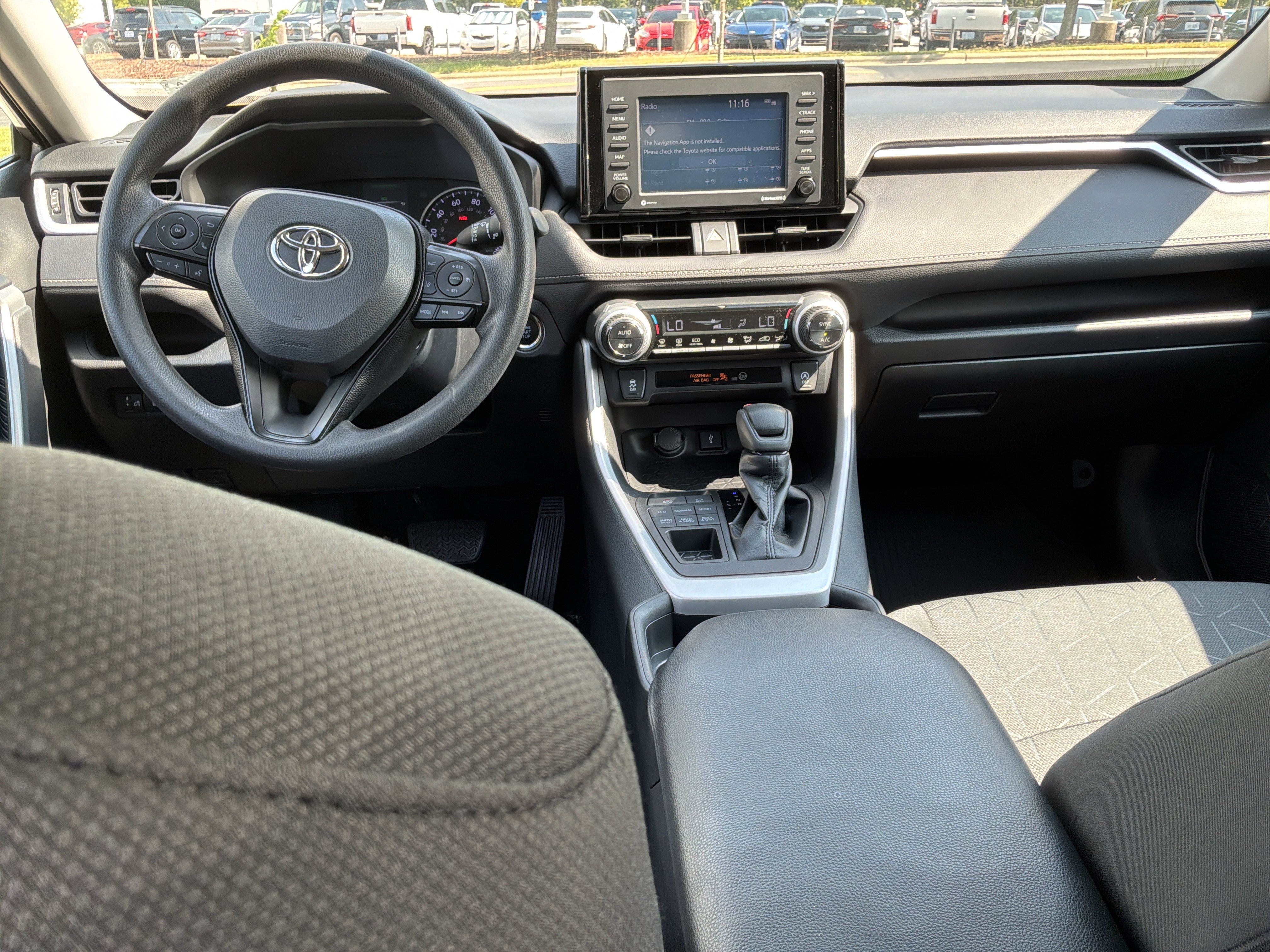 Used 2021 Toyota RAV4 XLE AWD/4WD image 28
