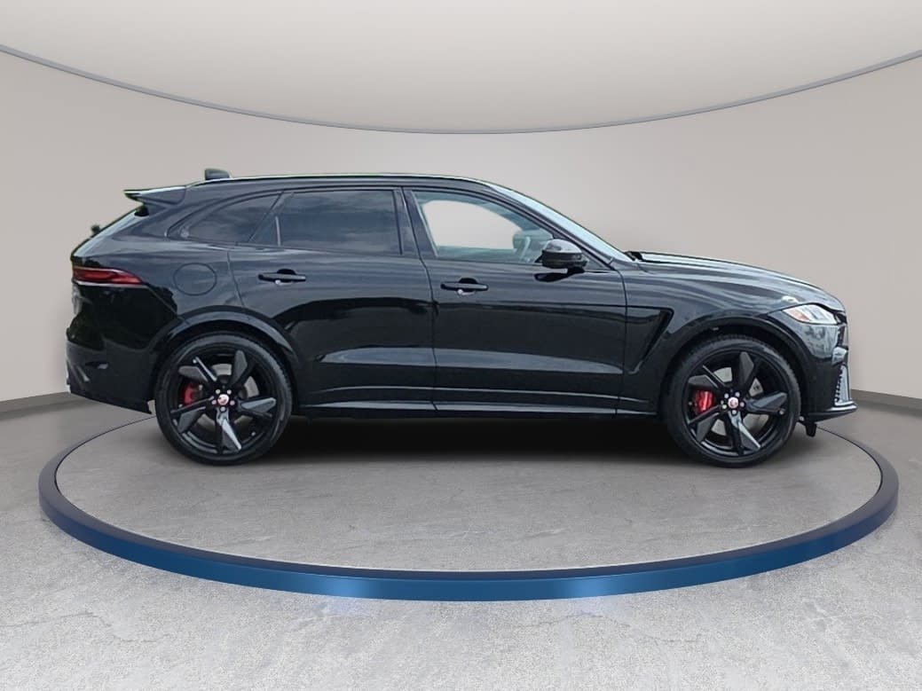 Certified 2022 Jaguar F-PACE SVR AWD/4WD image 4