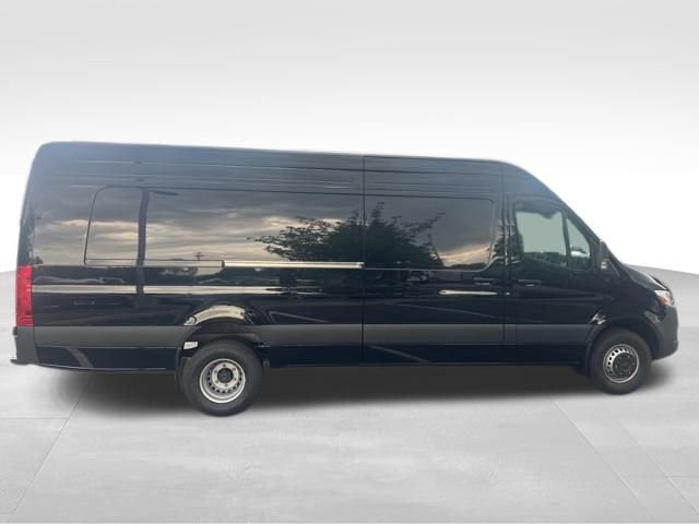 New 2025 Mercedes-Benz Sprinter 4500 image 6