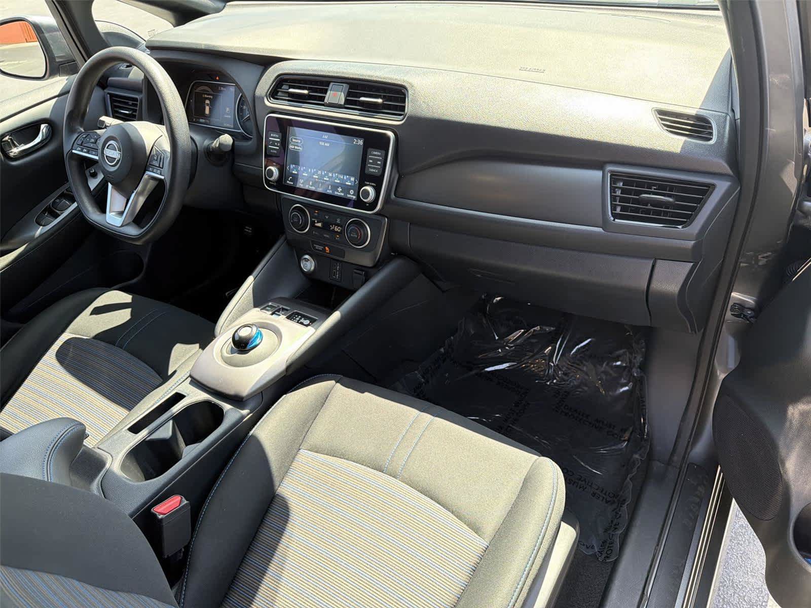 Used 2025 Nissan Leaf S FWD image 13