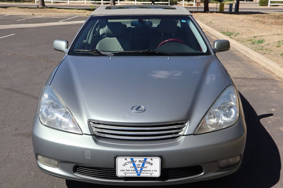 Used 2004 Lexus ES 330 w/ Premium Pkg FWD image 12