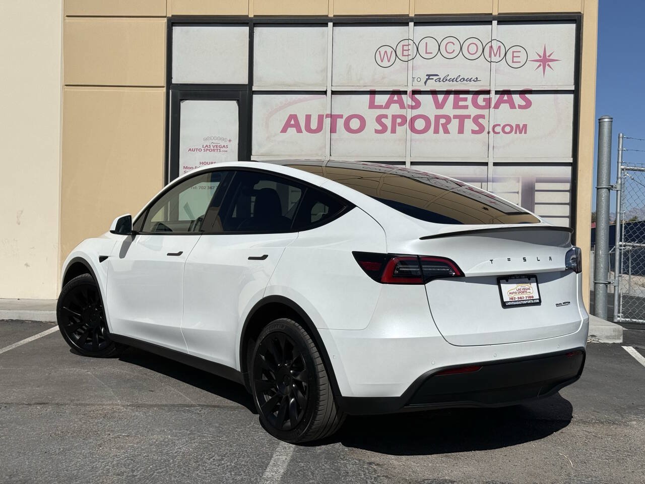 Used 2023 Tesla Model Y Long Range AWD/4WD image 9