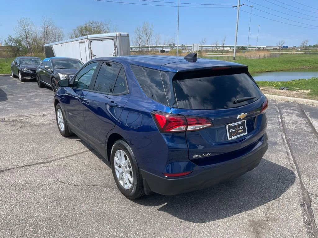 Used 2023 Chevrolet Equinox LS w/ LS Convenience Package FWD image 5