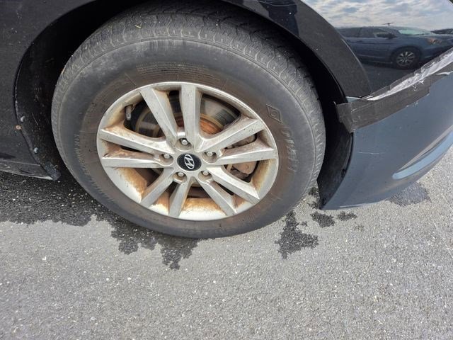 Used 2015 Hyundai Sonata SE w/ Option Group 02 image 22