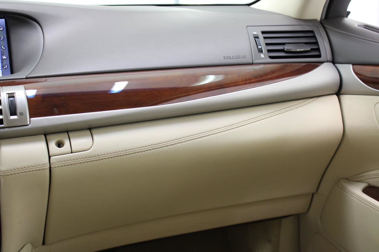 Used 2016 Lexus LS 460 w/ Comfort Package RWD image 55