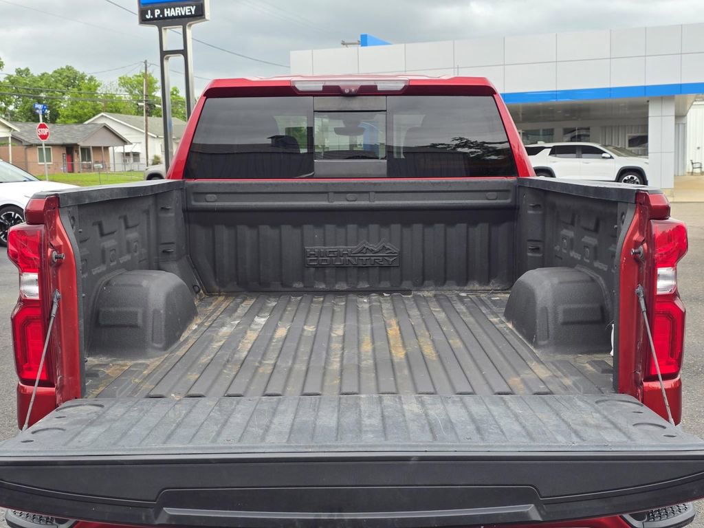 Used 2021 Chevrolet Silverado 1500 High Country w/ Technology Package AWD/4WD image 10