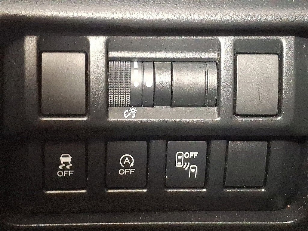 Used 2022 Subaru Crosstrek 2.0i Premium w/ Moonroof Package image 23