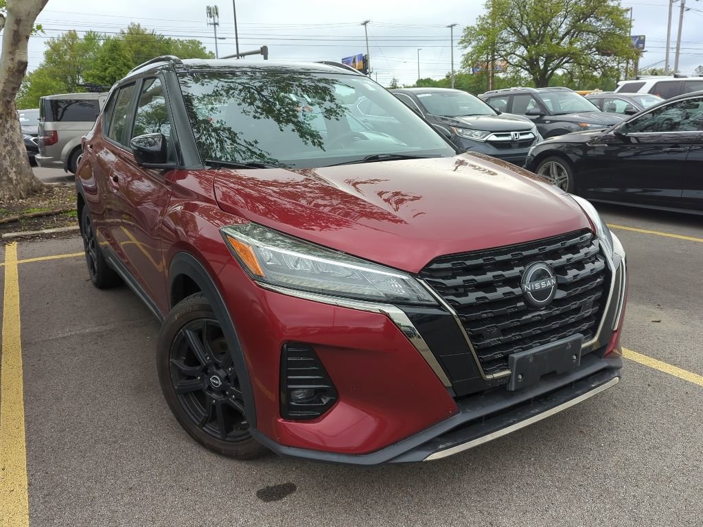 Used 2022 Nissan Kicks SR w/ Interior Electronics Package FWD image 2