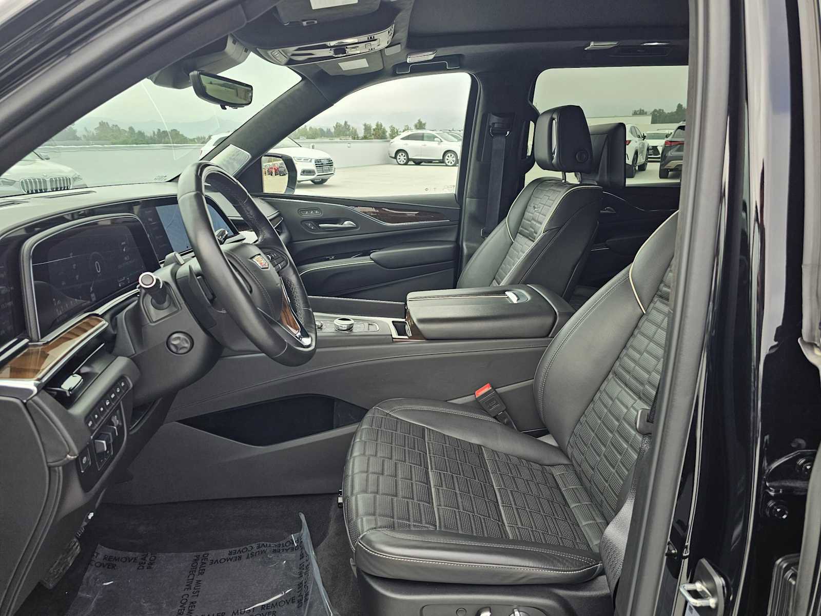 Used 2024 Cadillac Escalade ESV Premium Luxury Platinum AWD/4WD image 23