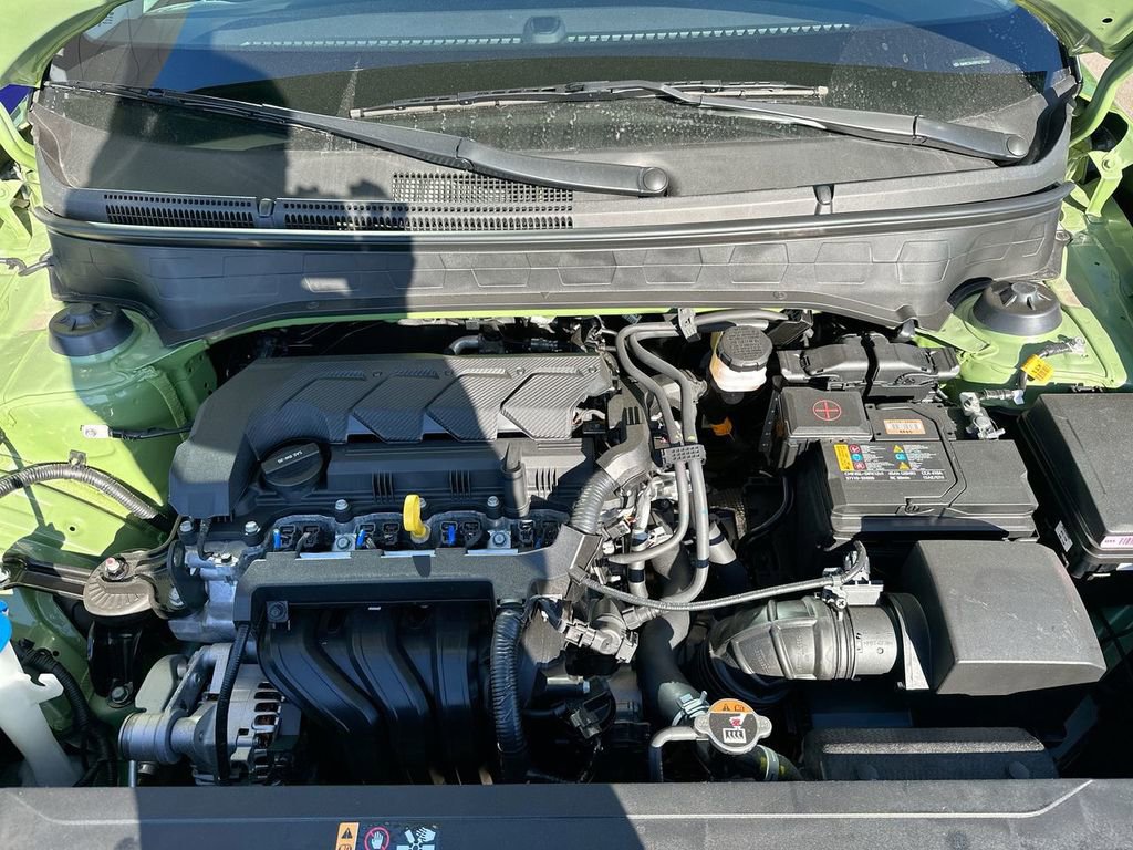 Used 2023 Hyundai Venue SEL image 21