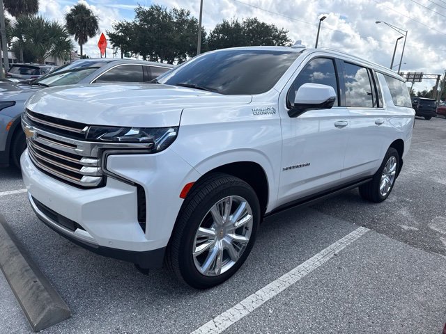 Used 2022 Chevrolet Suburban High Country RWD image 3