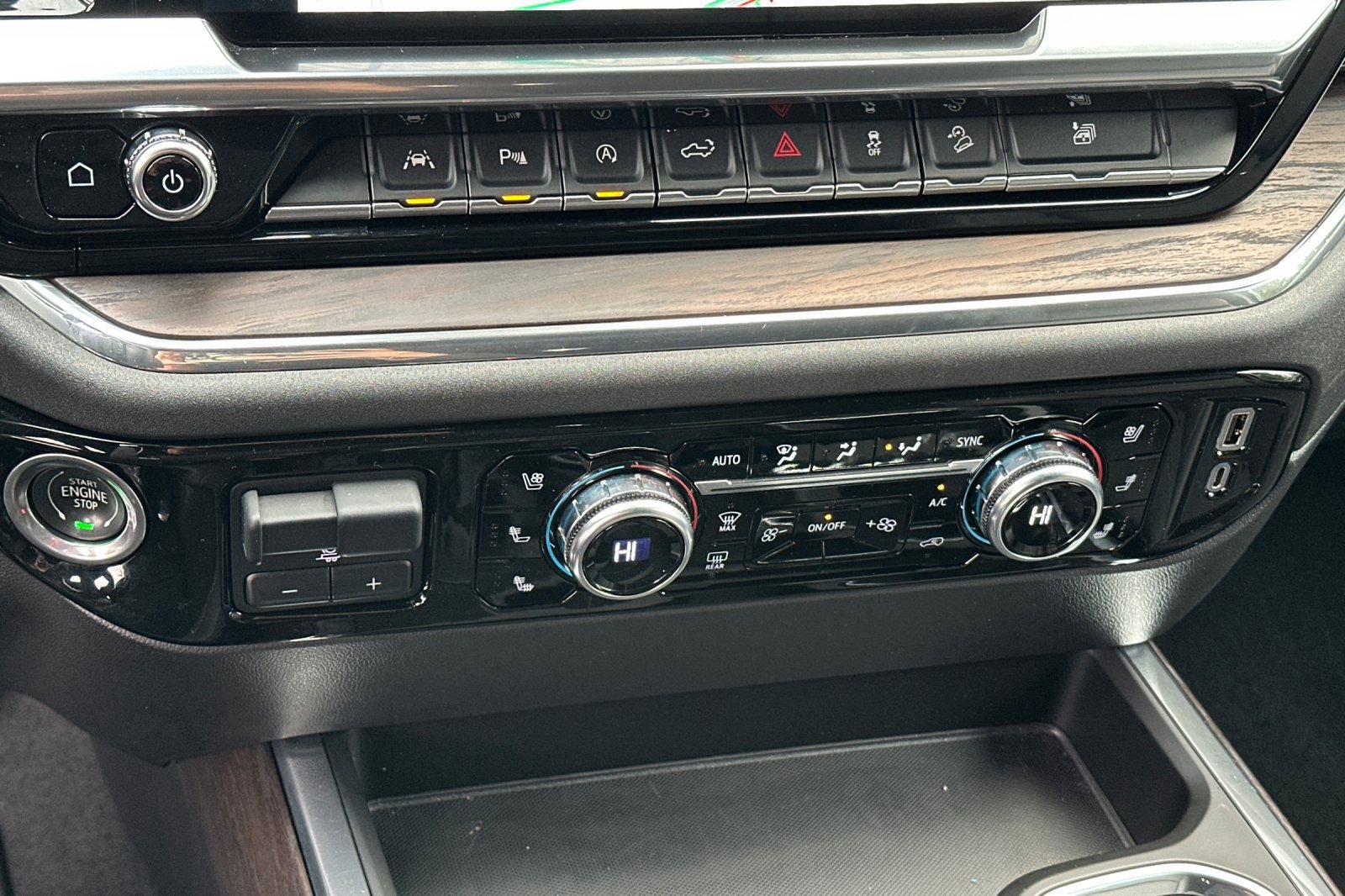 Used 2023 GMC Sierra 1500 SLT w/ SLT Premium Plus Package image 24