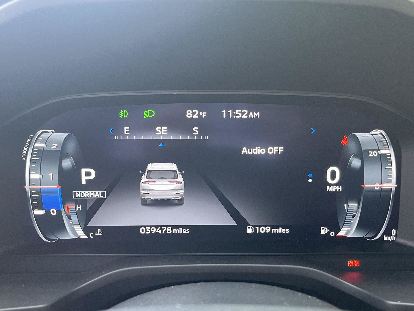 Used 2023 Mitsubishi Outlander SEL AWD/4WD image 11