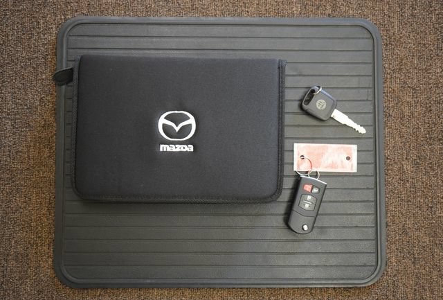 Used 2006 MAZDA MX-5 Miata Sport w/ Appearance Pkg RWD image 99