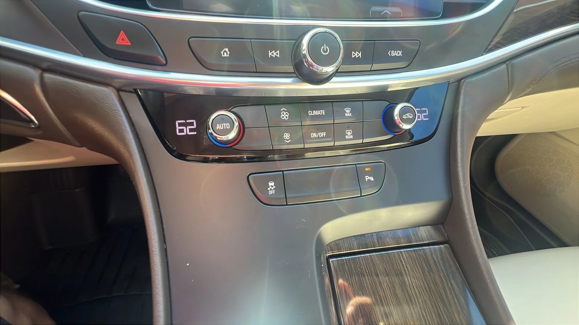 Used 2017 Buick LaCrosse Preferred image 19